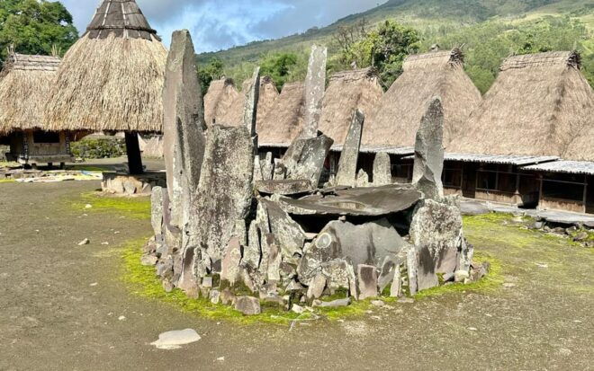 From Maumere: 4-Day Private Guided Tour of Flores With Food - Day 2 Adventures