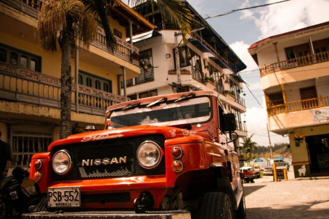 From Medellín: Guatapé and El Peñol Guided Tour - Tour Highlights