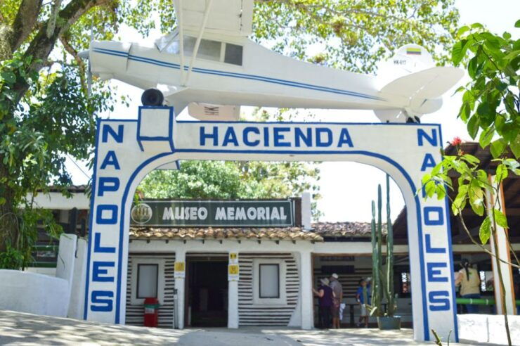 From Medellín: Hacienda Nápoles Theme Park Day Trip - Good To Know