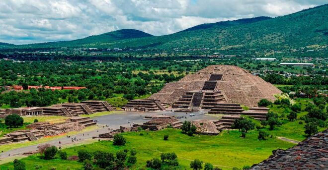 From Mexico City: Teotihuacan & Basilica of Guadalupe Tour - Glass Factory Visit
