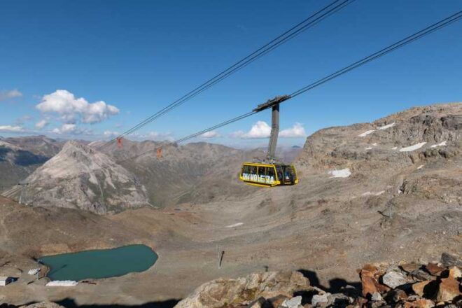 From Milan, Alpine Wonders: Lunch at Diavolezza and Bernina - Travel Logistics