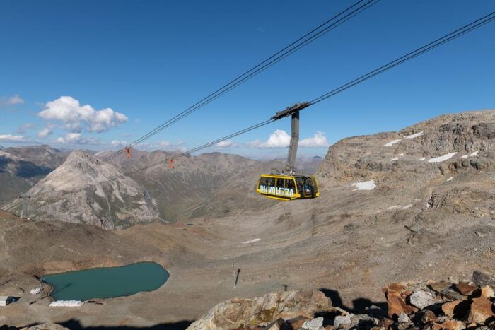 From Milan: Bernina Red Train & Lunch With Mountain Views - Lunch at Refuge Diavolezza