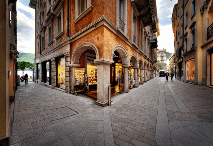 From Milan: Como, Bellagio, Lugano, Exclusive Boat, HQ WI-FI - Cruising Lake Como to Bellagio