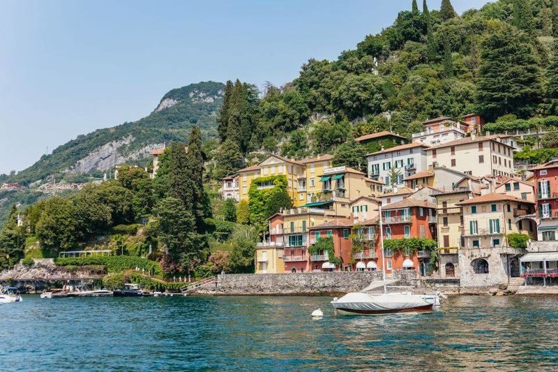 From Milan IG-PHOTO-TOUR: Lake Como cruise, Bellagio, Lugano - Leaving Milan for the lakes