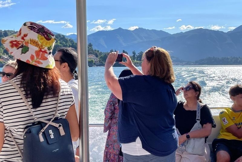 From Milan IG-PHOTO-TOUR: Lake Como cruise, Bellagio, Lugano - Villa Olmo and the lakeside gardens
