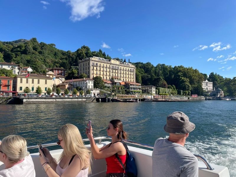 From Milan IG-PHOTO-TOUR: Lake Como cruise, Bellagio, Lugano - The Lake Como cruise toward Bellagio