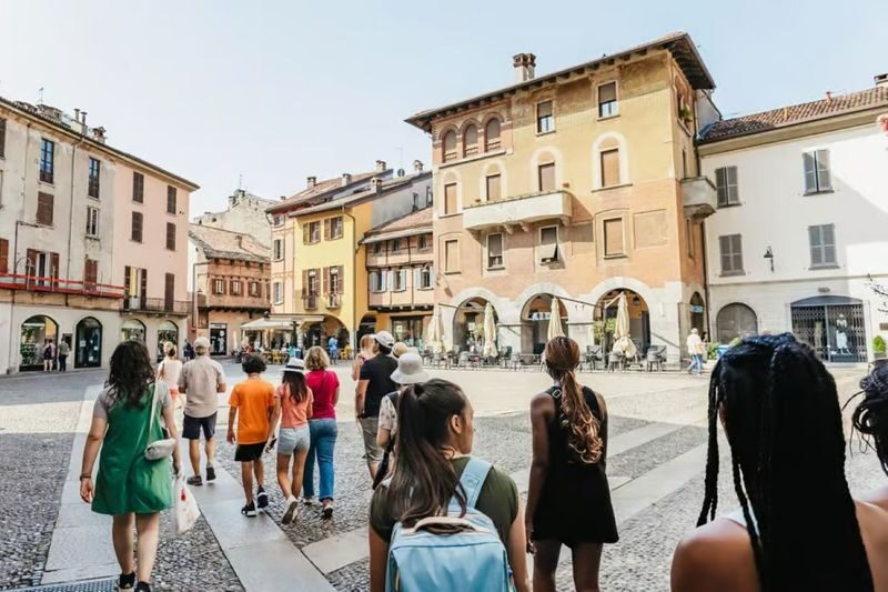 From Milan IG-PHOTO-TOUR: Lake Como cruise, Bellagio, Lugano - Lugano: a Swiss change of pace