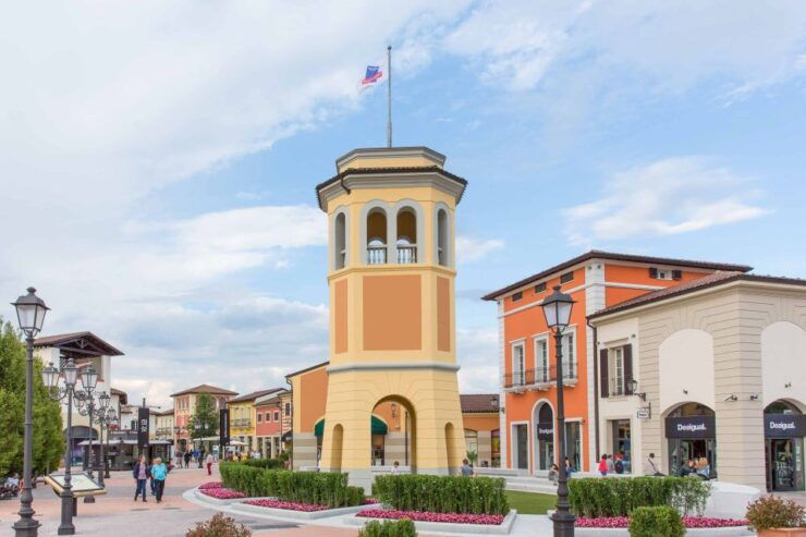 From Milan: Serravalle Outlet Return Shuttle Transfer - Activity Details