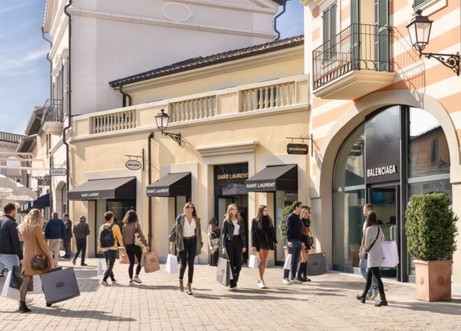 From Milan: Serravalle Outlet Return Shuttle Transfer - Booking Information