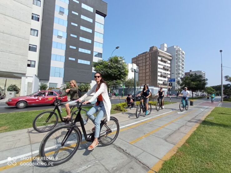 From Miraflores: Highlights Bike Tour of Lima & Jesus Statue - Experience Highlights