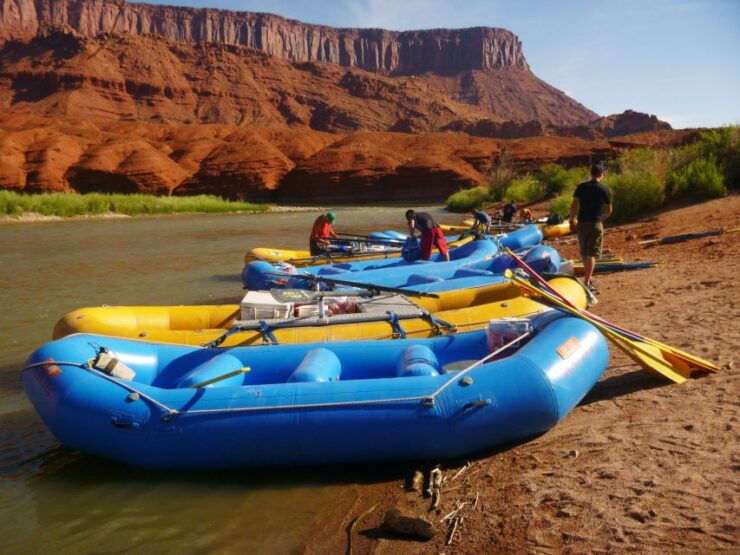 From Moab: Canyonlands 4x4 Drive and Colorado River Rafting - Activity Details