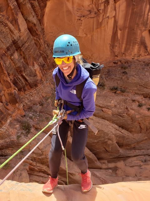 From Moab: Half-Day Zig Zag Canyon Canyoneering Experience - Highlights of the Canyoneering Tour