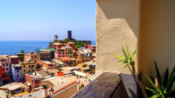 From Montecatini: Cinque Terre, Vernazza, Lucca Guided Tour - Highlights