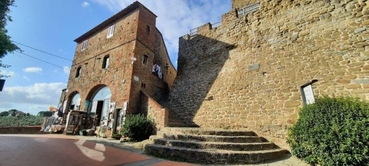 From Montecatini: Vinci Guided Tour With Light Lunch - Included Services