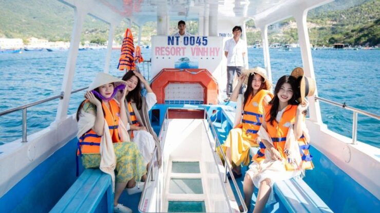 From Mui Ne: Vinh Hy Bay Day Tour Snorkeling & Fishing Tour - Tour Highlights