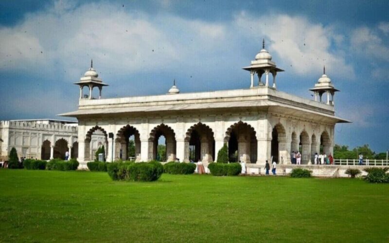 From Mumbai: Taj Mahal & Agra 2 Days Experience with Flights - An In-Depth Look at the 2-Day Tour Experience