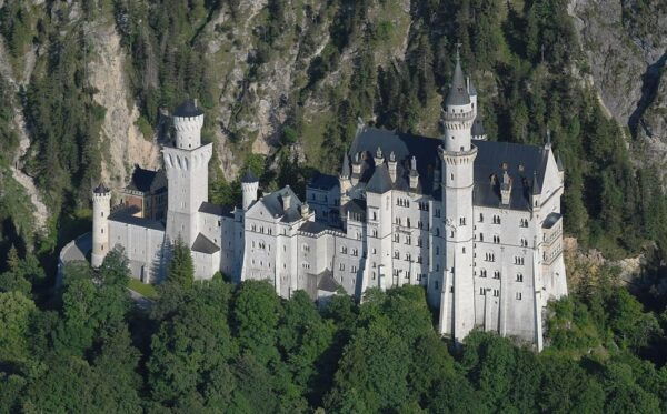 From Munich: To Neuschwanstein Castle, Linderhof, Oberammerg - Frequently Asked Questions