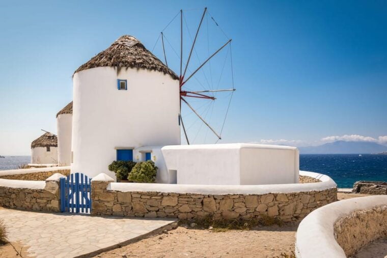 From Mykonos Cruise Port: Old Town Visit and Beach Getaway - Authenticity and Experience Based on Reviews