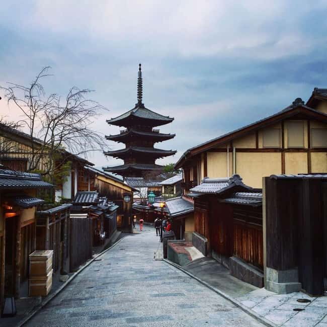 From Nagoya: Kyoto Day Tour with Pork Shabu-Shabu Lunch - Food & Authenticity