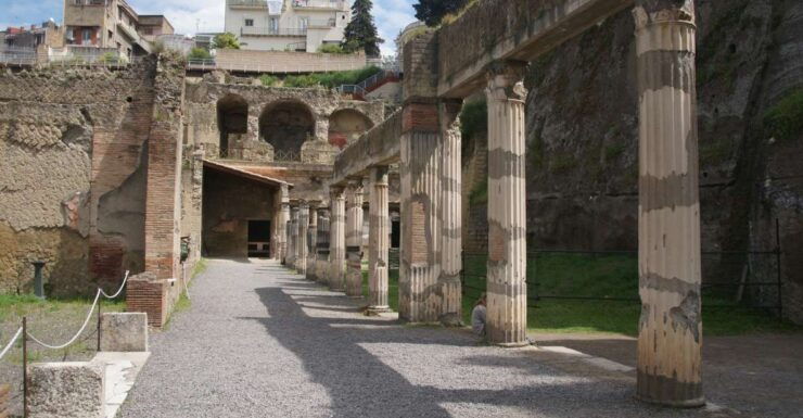From Naples or Herculaneum: Half-Day Tour in Herculaneum - Exploration of Herculaneum Ruins
