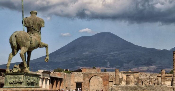 From Naples: Pompeii and Vesuvius Tour With Lunch - Pickup and Itinerary