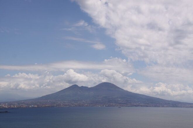From Naples Port: Private Transfer to Mount Vesuvius - English-Speaking Driver