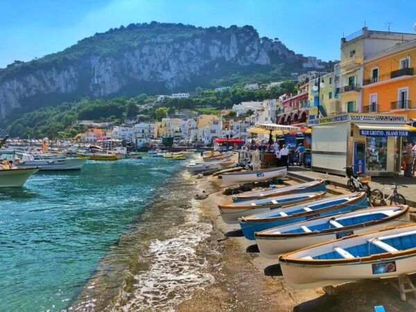 From Napoli to Capri: a Historical Journey Through Italy - Famous Personalities and Figures of Napoli