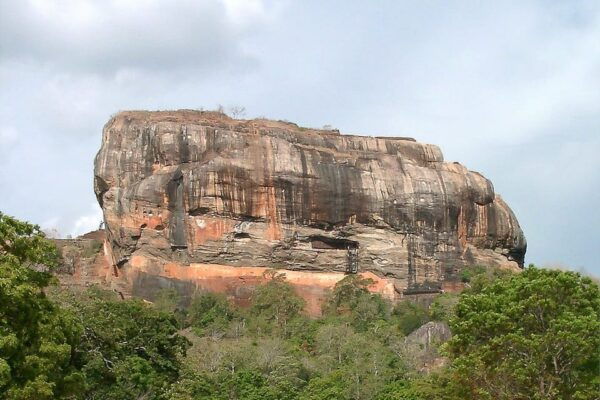From Negombo: King Ravana & Temples 5-Day Private Tour - Cultural Significance of Temples