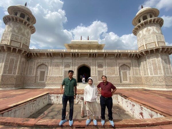 From New Delhi: Overnight Taj Mahal Tour By Superfast Train - Frequently Asked Questions