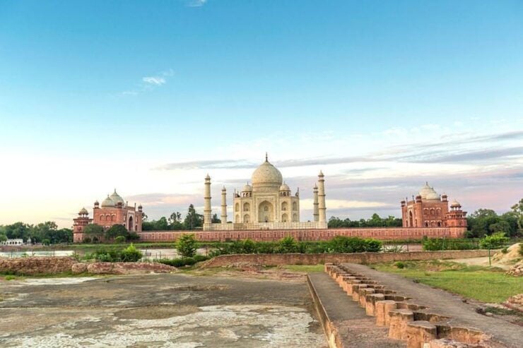 From New Delhi: Private Day Trip to Taj Mahal and Agra Fort - Activity Description