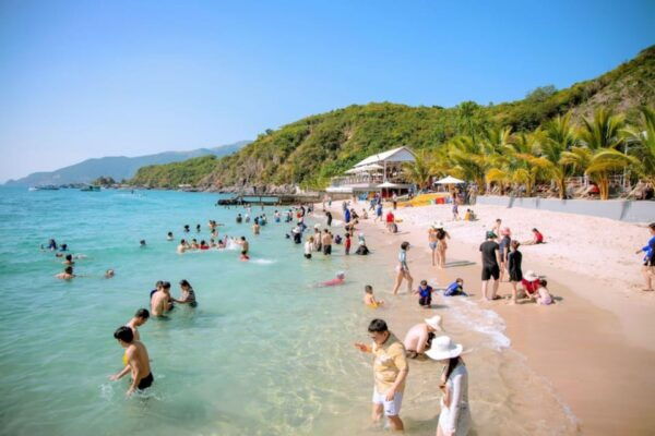 From Nha Trang : Tour 3 Islands of Nha Trang - MerPerle Hon Tam Features