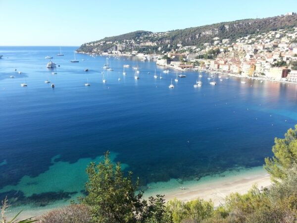 From Nice: 1-Day Tour Côte D'azur Extraordinary Houses - Villefranche-sur-Mer and Eze