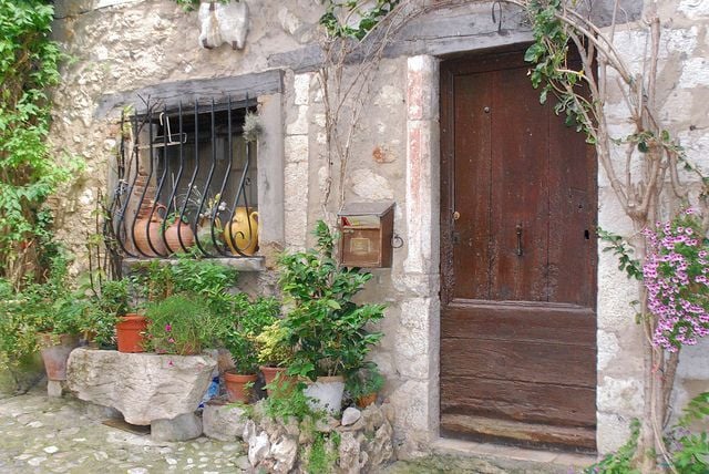 From Nice: Cannes, Antibes & Saint-Paul-de-Vence Tour - Discovering Antibes