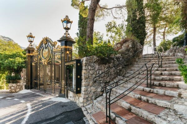 From Nice: Eze, Monaco, & Monte-Carlo Half-Day Trip - Experience the Charm of Monaco
