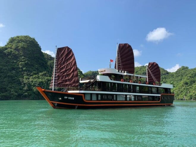 From Ninh Binh: 2Days Cozy Boutique Lan Ha Bay Cruise & BBQ - Onboard Experience