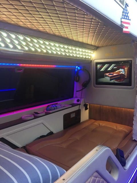 From Ninh Binh Best Transfer to Ha Giang by Royal Cabin Bus - Pricing and Schedule