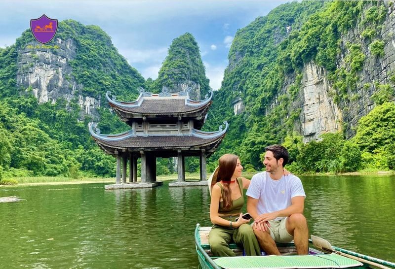 From Ninh Binh: Hoa Lu, Bai Dinh, Trang An, Mua Cave Day Tour - Guides and group experience