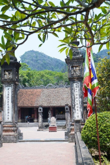 From Ninh Binh: Hoa Lu-Trang An- Mua Cave With Buffet/Guide - Cultural Experiences