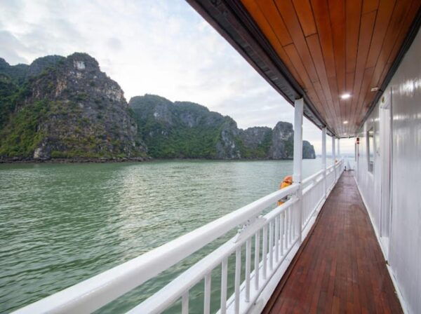 From Ninh Binh : Ruby Ha Long Bay Overnight Cruise 2D 1N - Safety and Experience Insights