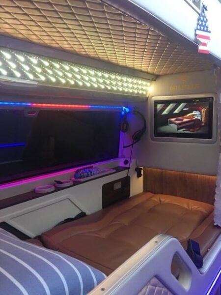 From Ninh Binh Transfer to Phong Nha by Sleeping Cabin Bus - Contact for Assistance