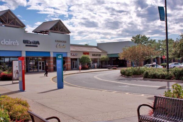 From NYC: Hamptons, Sag Harbor, and Outlet Shopping Day Trip - Common Questions