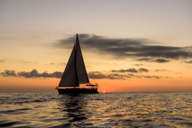 From Oia: Private Sailing Day Trip to Therasia & Lunch - Experience