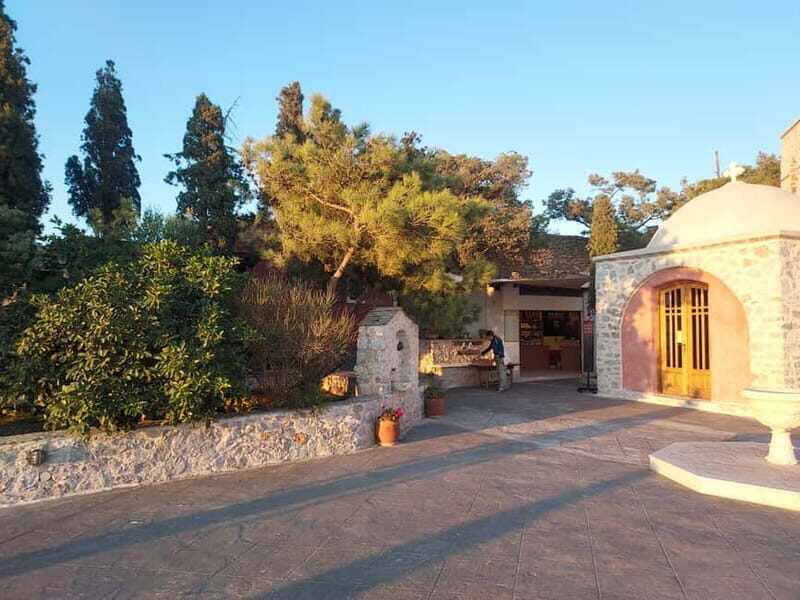 From Oia & Thera: Santorini Villages Guided Tour with Pickup - What Comes Included and What Doesn’t