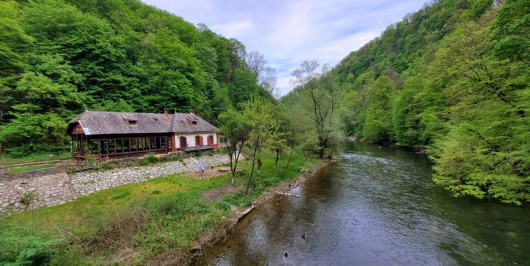 From Oradea: Gorges of Crisul Repede River - FAQ