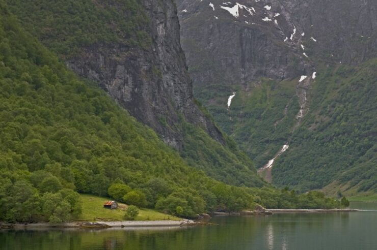 From Oslo: Private Round-Trip Tour to Sognefjord via Flåm - Tour Experience