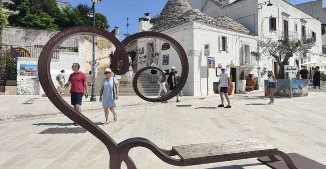 From Ostuni: Alberobello & Locorotondo With Apulian Aperitif - Exploring Locorotondo