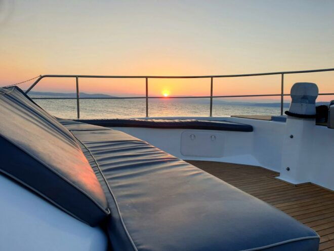From Ouranoupoli: Back to the 80s. VIP Sunset Cruise - Full Description