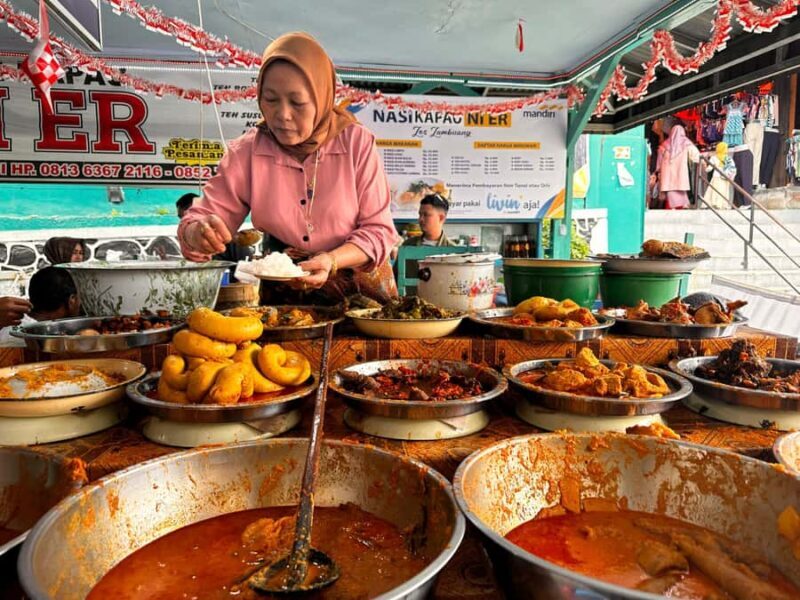 From Padang: Bukittinggi Day Trip with Waterfall and Lunch - Scenic Return via Lembah Anai