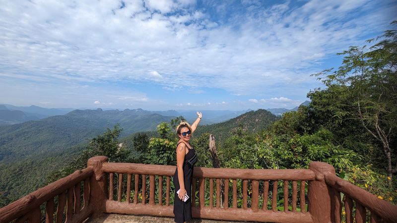 From Pai: Mae Hong Son Highlights - Full Day Private Car Tour - Su Tong Pae: a walk on a bamboo bridge