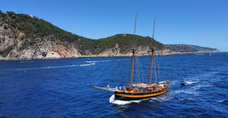 From Palamós: Southern Coast Sailing Tour - Booking Information